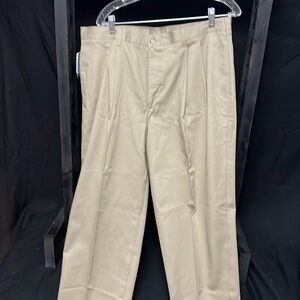 Van Heusen wrinkle free, stain shield khakis size 38x32. NWT